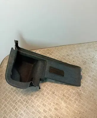 Trunk/boot lower side trim panel