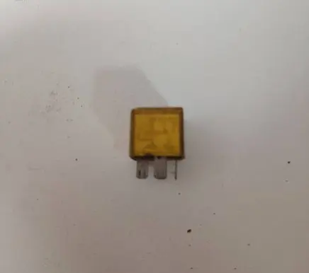 Mercedes-Benz A W169 Other relay A0025421419 V23136A4X26