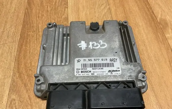 Opel Insignia A Engine control unit/module 55577619 55575349 0281017453