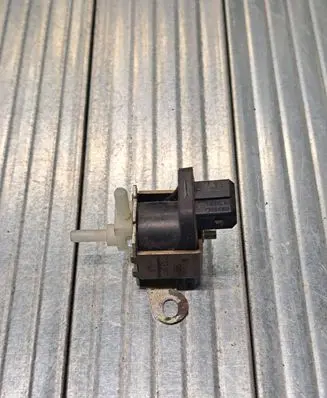 Mercedes-Benz Vito Viano W638 Turbo solenoid valve 133297U