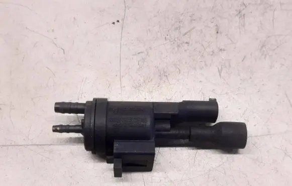 Mercedes-Benz C W204 Valve vacuum 0025401497