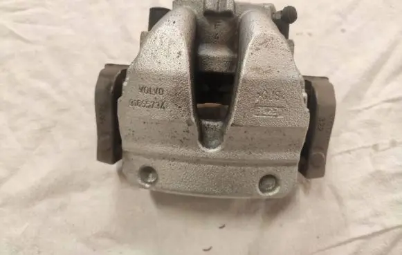 Volvo S60 Front brake caliper 31665734