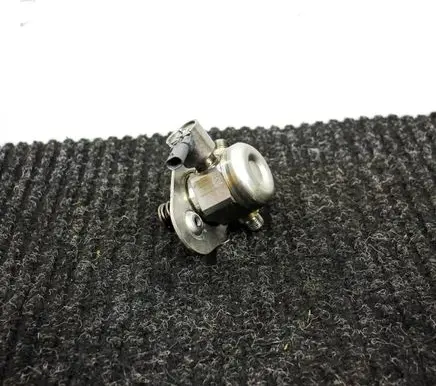 BMW X5 F15 Fuel injection high pressure pump 7599865