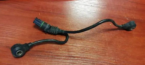 BMW 7 E65 E66 Detonation knock sensor 1435485