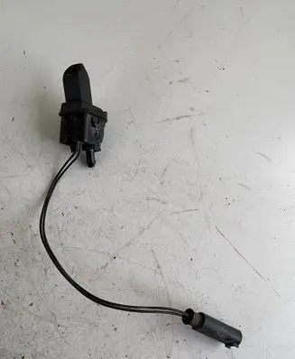 Land Rover Discovery Sport Windshield washer spray nozzle 