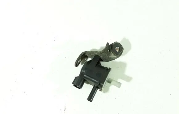 Vacuum valve