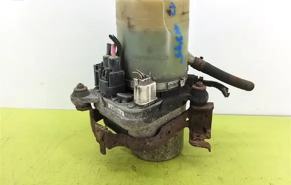 Ford Focus Power steering pump 4M513K514BD