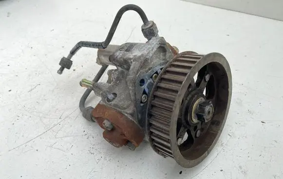 Toyota Avensis T250 Fuel injection high pressure pump 221000G010
