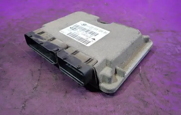 Volkswagen Golf IV Engine control unit/module ECU 