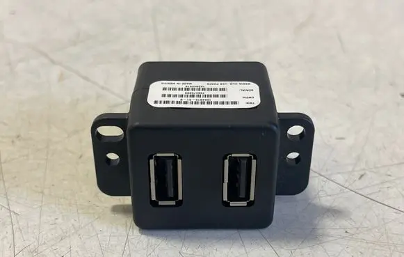 Tesla Model S USB socket connector 100481501B