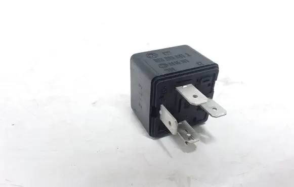 Skoda Octavia Mk1 (1U) Other relay 6U0906061A