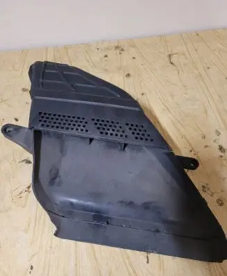 Audi A5 8T 8F Intercooler air guide/duct channel 8K0129618
