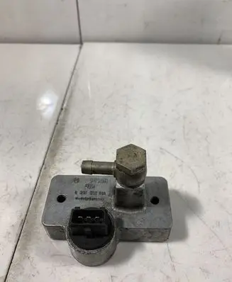 Audi A6 S6 C4 4A Air pressure sensor 0281002018