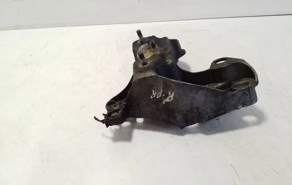 Audi A4 S4 B6 8E 8H Engine mounting bracket 8E0199352