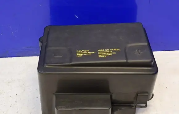 Saab 95 - 96 Battery box tray cover/lid 5242052 12779249