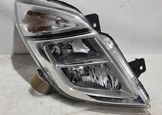 Nissan Interstar Headlight/headlamp 26010BZ51A 0301273602