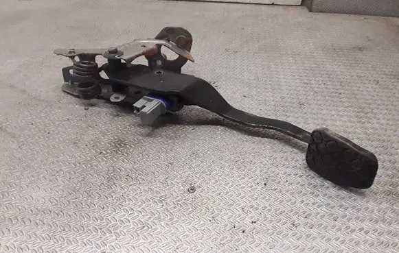 Mazda 6 Clutch pedal 