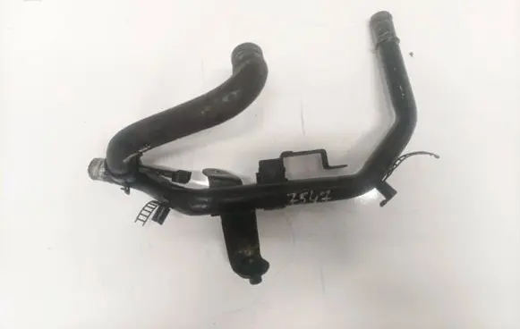 Volkswagen PASSAT B5 Engine coolant pipe/hose 078121075l