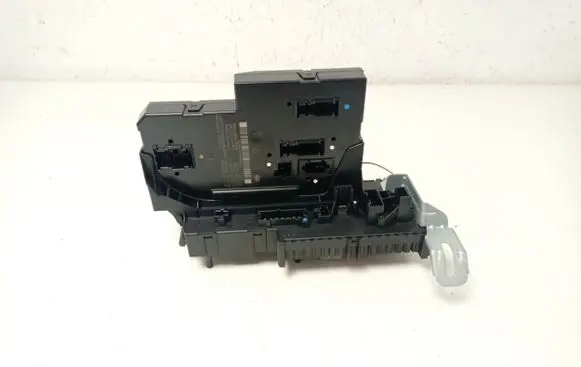Mercedes-Benz C W204 SAM control unit A2049060105