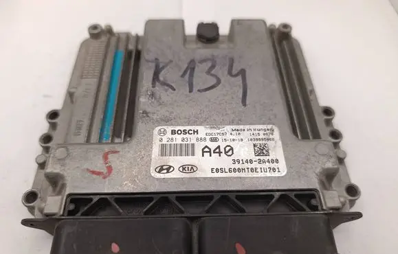 KIA Sportage Engine control unit/module 0281031888 EDC17C57 391402A400