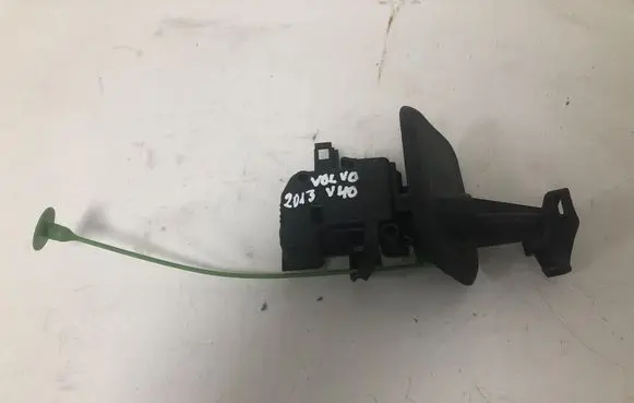 Volvo V40 Fuel tank cap lock 