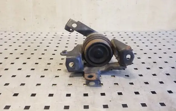 Toyota Corolla Verso AR10 Engine mount bracket