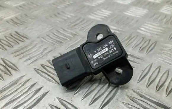 Volkswagen Golf V Air pressure sensor 0261230081 036906051G