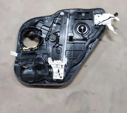 Hyundai Santa Fe Rear window lifting mechanism without motor 9530000100