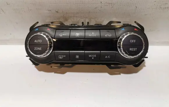 Mercedes-Benz B W246 W242 Climate control unit A2469008415