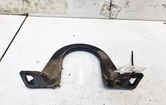 Engine mounting bracket