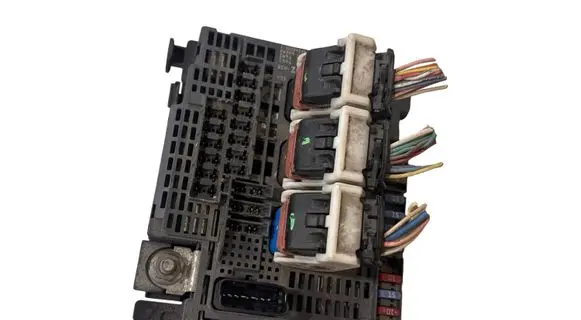 Peugeot 508 Fuse module 9674922080