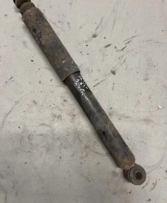 Mitsubishi Pajero Rear shock absorber/damper