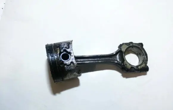 Nissan Almera N16 Piston with connecting rod 4m5401