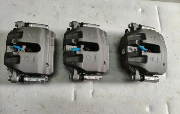 Mercedes-Benz S W223 Front brake caliper 2534213600