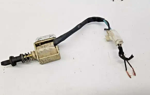 Alfa Romeo 166 Fuel tank cap lock 60621031