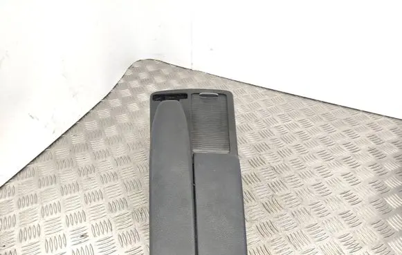Mercedes-Benz C W204 Armrest 0005032510 A2046800639
