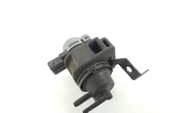 Renault Megane II Turbo solenoid valve 8200575400