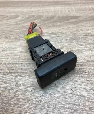 Nissan Micra Fog light switch 065251