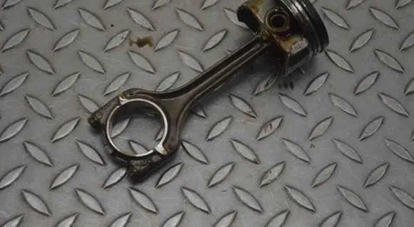 Volkswagen Golf VII Piston 04EE