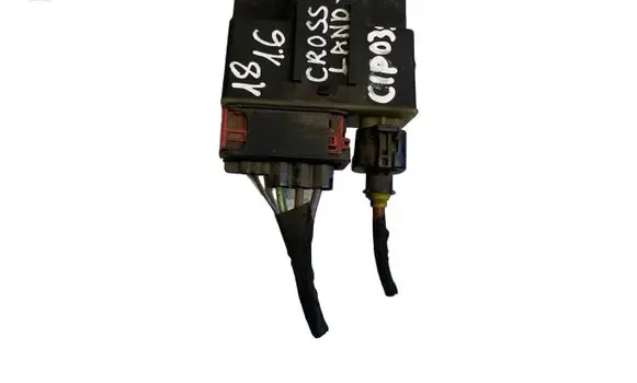 Opel Crossland X Glow plug pre-heat relay 9652021180 018010951
