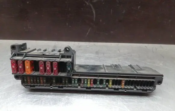 BMW 5 E60 E61 Fuse module 6932452