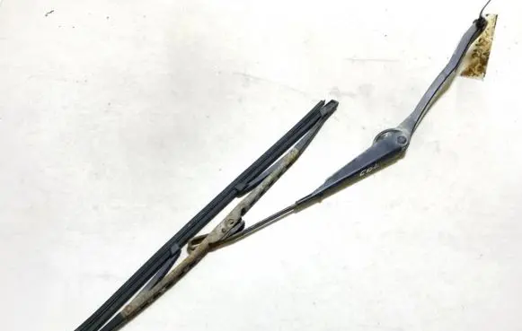 Ford Maverick Rear wiper blade arm