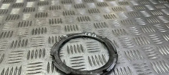 Skoda Octavia Mk3 (5E) In tank fuel pump screw locking ring/nut 