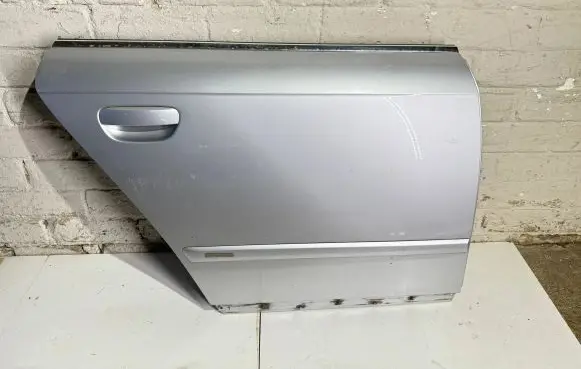 Audi A4 S4 B7 8E 8H Rear door