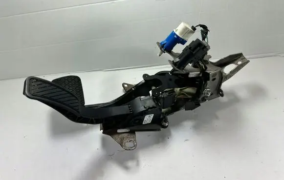 Ford Fiesta Brake pedal bracket assembly 