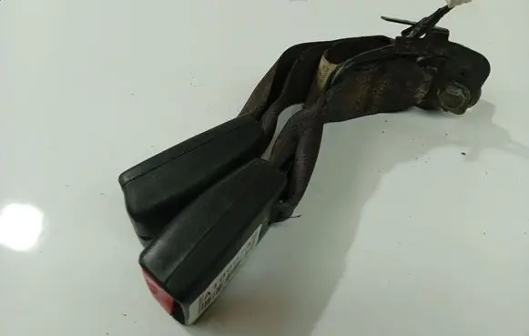 Mazda 6 Middle seatbelt buckle (rear) 