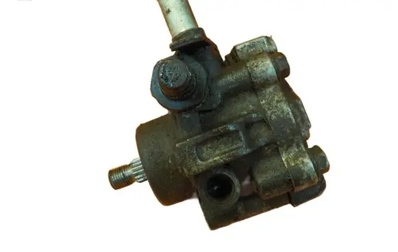 Mitsubishi Pajero Sport II Power steering pump MR374897 26K1