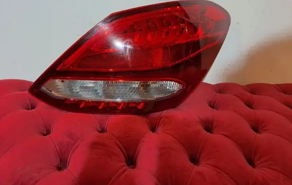 Mercedes-Benz C W205 Tailgate rear/tail lights