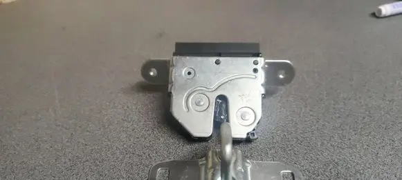 Fiat Punto (199) Tailgate lock latch 55702917