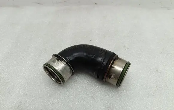 Intercooler hose/pipe